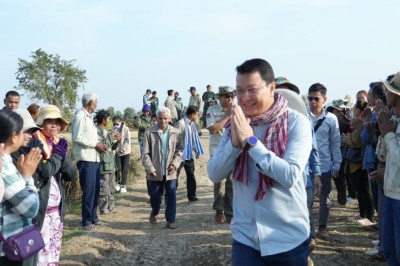 ក្រសួងកសិកម្មពិភាក្សាដំណោះស្រាយគាំទ្រកសិករនៅបាត់ដំបង សហគមន៍កសិកម្មទំនើប និងការដោះស្រាយវិបត្តិទឹកស្រោចស្រព