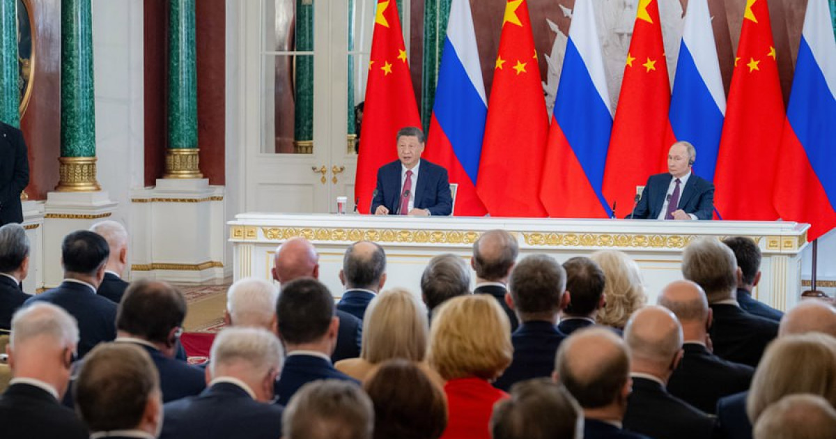 លោក Xi Jinping ប្រធានរដ្ឋចិននិងលោក Putin ប្រធានាធិបតីរុស្ស៊ីរួមគ្នាជួបជាមួយអ្នកសារព័ត៌មាន