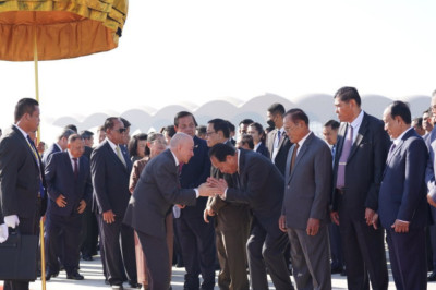 ព្រះករុណា ព្រះមហាក្សត្រ ស្ដេចយាងទៅចូលរួមក្នុងកម្មវិធីនៃបណ្ឌិត្យសភាវិទ្យាសាស្ត្រ នៅទីក្រុងប៉ារីស នៃសាធារណរដ្ឋបារាំង