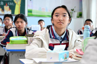 លោក Xi Jinping៖ ការបើកផ្លូវសិក្សាសម្រាប់សិស្សានុសិស្សនៅតំបន់ខ្ពង់រាប